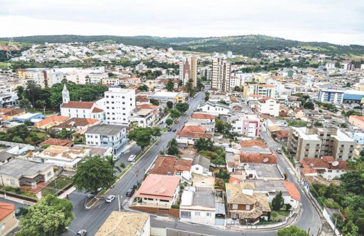 Homem se apresenta à polícia após matar jovem em Samonte