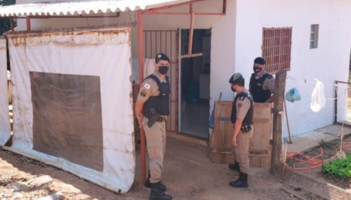 Acusado de matar casal em Passos diz que motivo foi cobrança de dívida de R$50