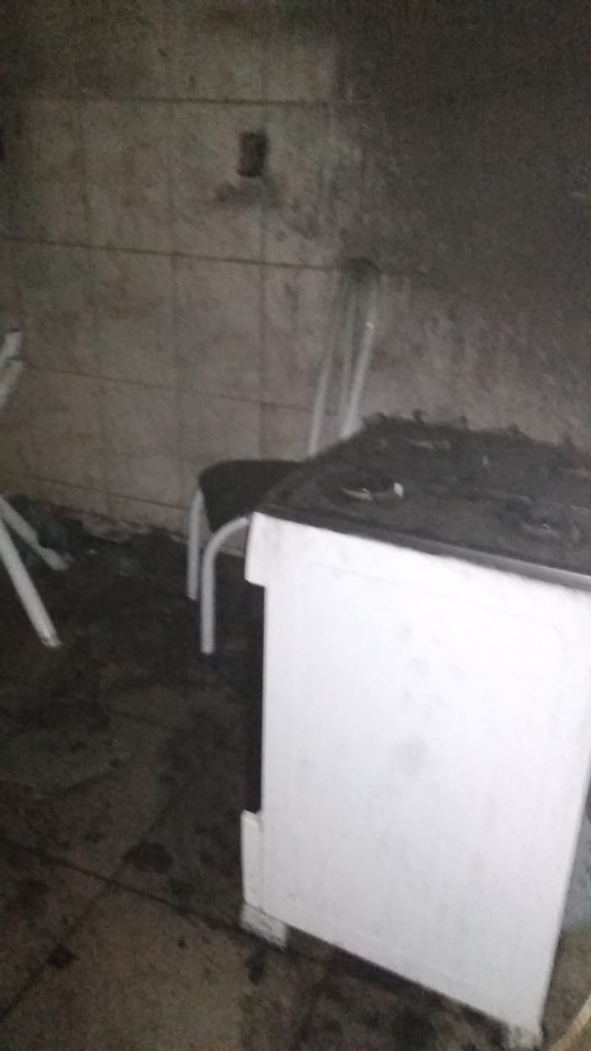 Residência pega fogo em Formiga e Bombeiros contém as chamas