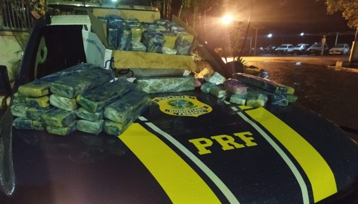 PRF apreende 51 kg de maconha em veículo na BR-262
