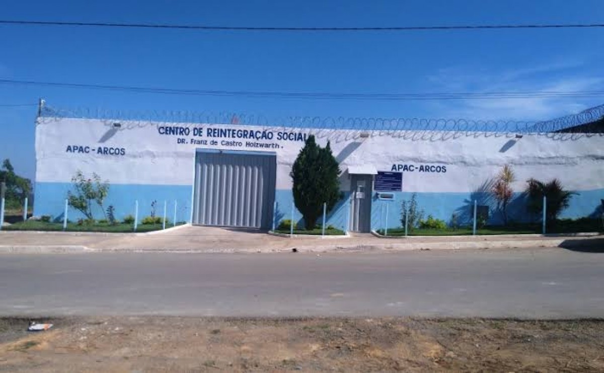 Nota de Esclarecimento da APAC-Arcos sobre dois recuperandos do regime Fechado que por meio da ameaça e do uso de violência entraram em fuga da instituição