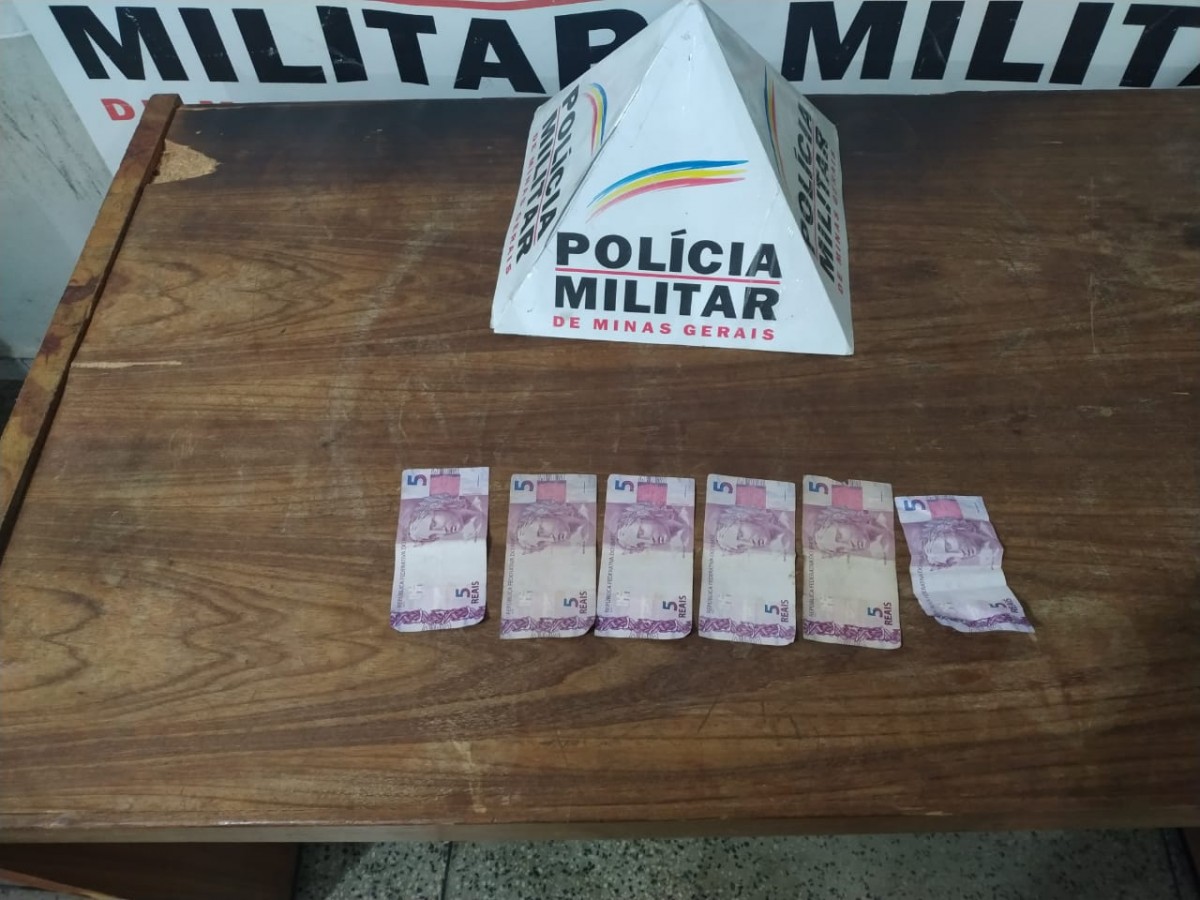 Homem furta celular e dinheiro para trocar em crack e é preso pela PM em Arcos