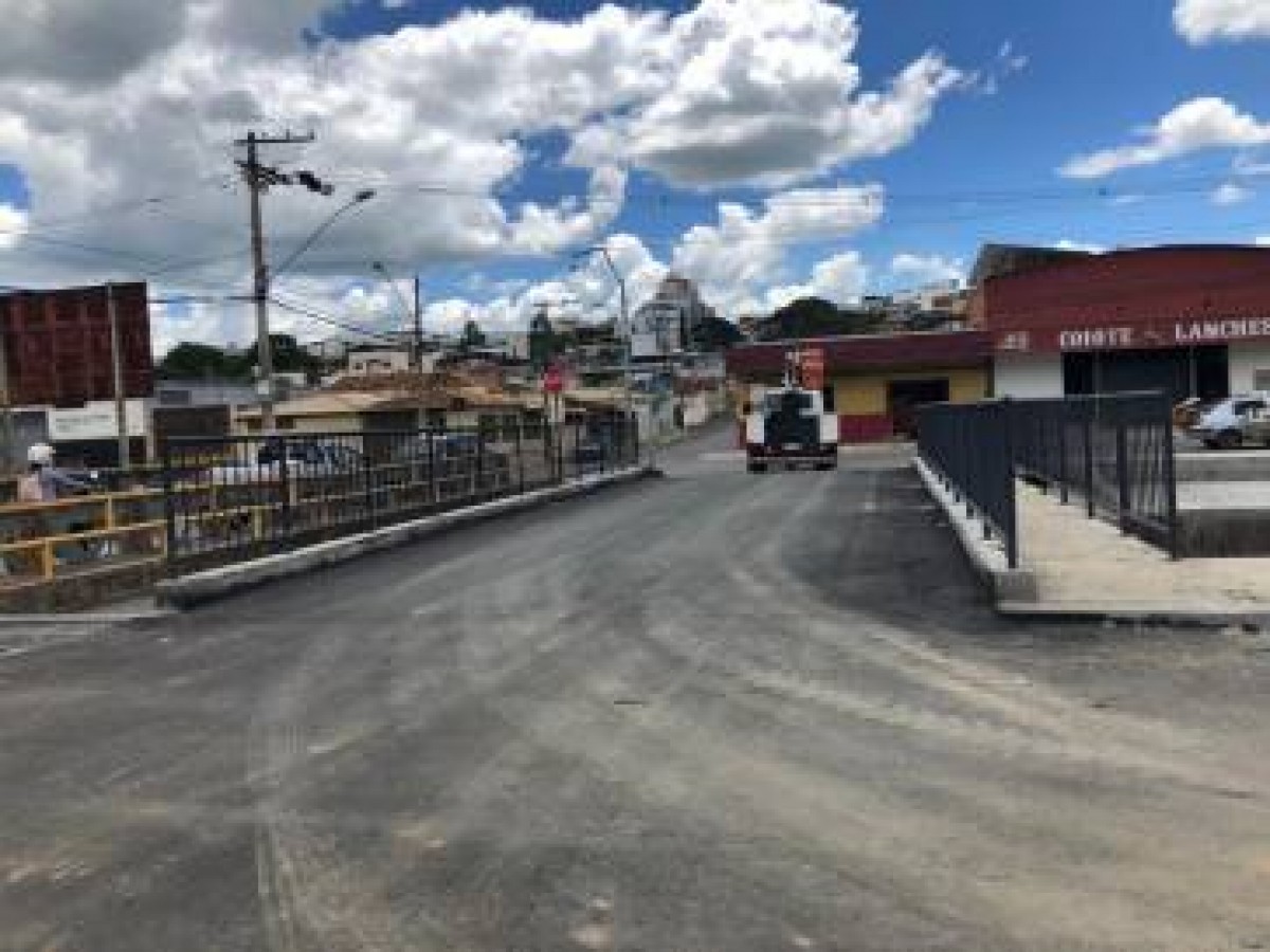 DESENVOLVIMENTO: PREFEITURA DE ARCOS CONCLUI PONTE DO OLARIA