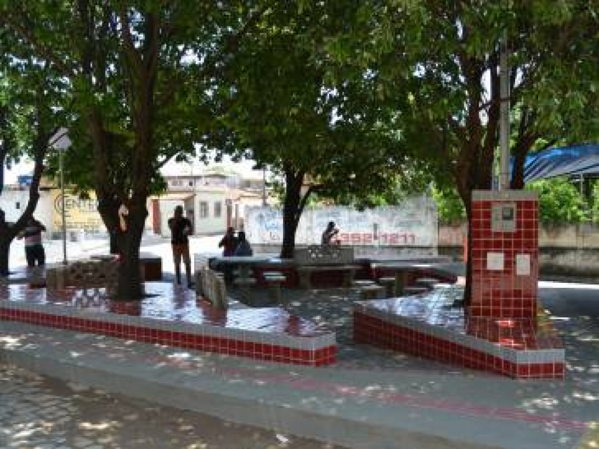 PRAÇA DA VILA GANHA NOVO VISUAL E TRAZ MAIS CONFORTO PARA SEUS FREQUENTADORES