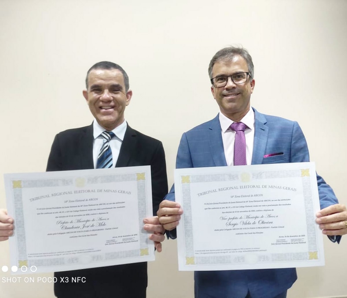 Em solenidade histórica, Baiano e Dr. Sérgio são diplomados prefeito e vice de Arcos