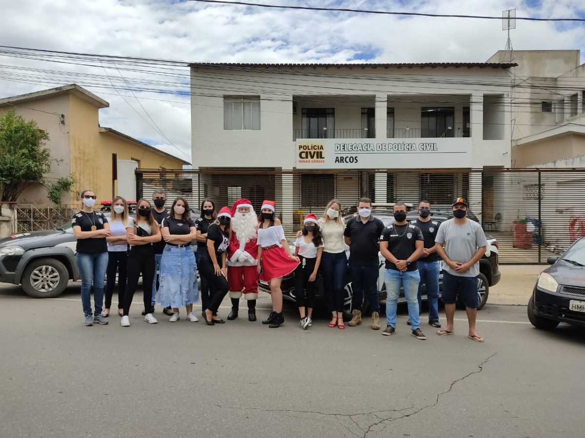 Arcos: Polícia Civil realiza ação solidária de Natal