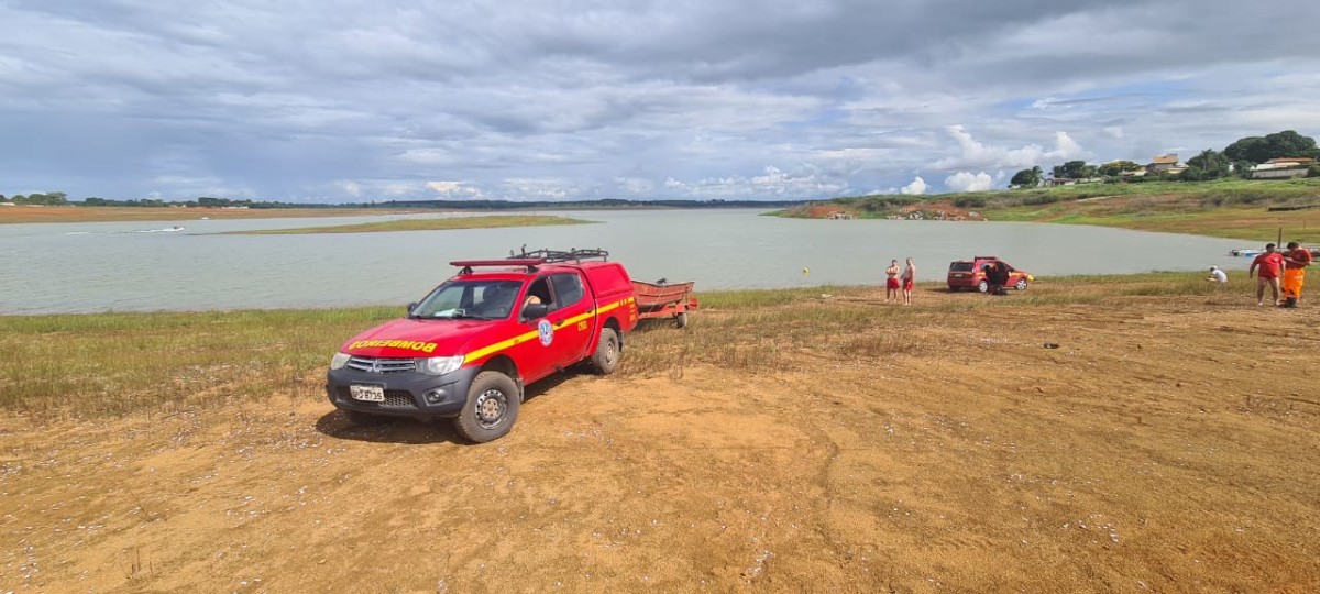 Jovem de 16 anos morre afogado em Furnas após seu caiaque virar