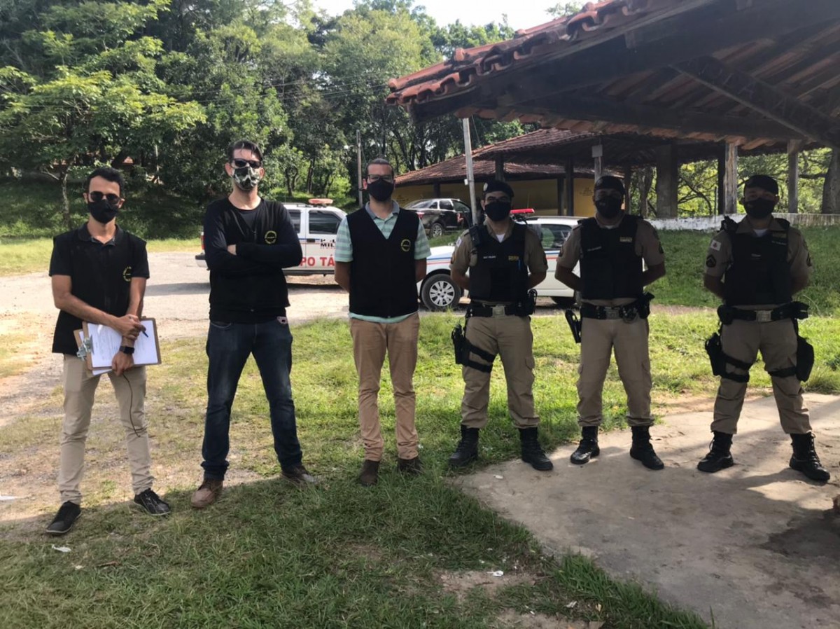 VISA e Polícia Militar realizam fiscalização na "Usina Velha" em Arcos