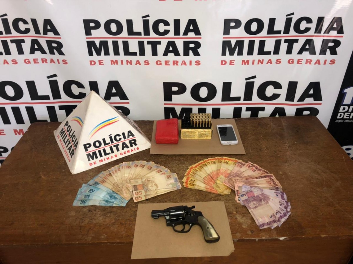 Polícia Militar apreende revolver, munições e drogas em Bambuí
