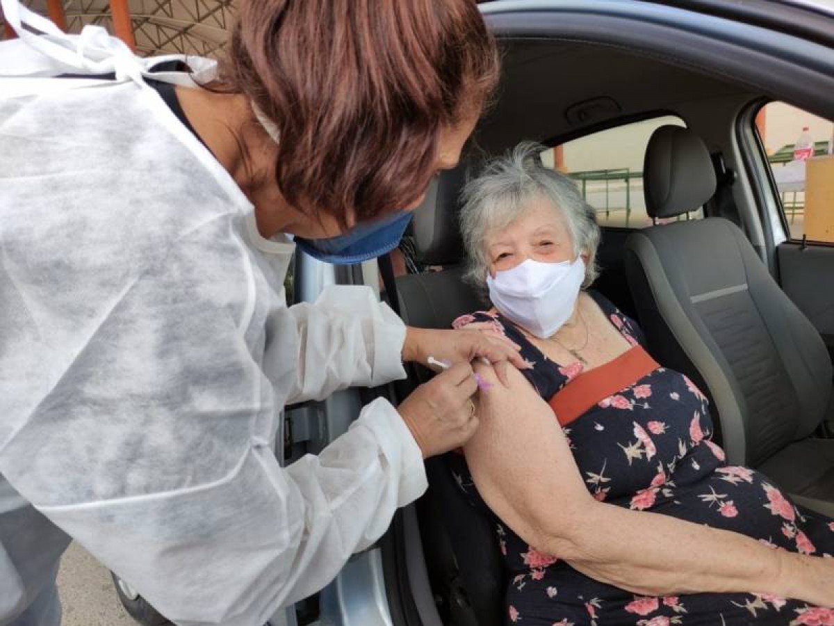 CHEGOU A VEZ DOS IDOSOS DE 80 ANOS SE PROTEGEREM DA COVID; VACINAÇÃO É NESTA TERÇA (16)