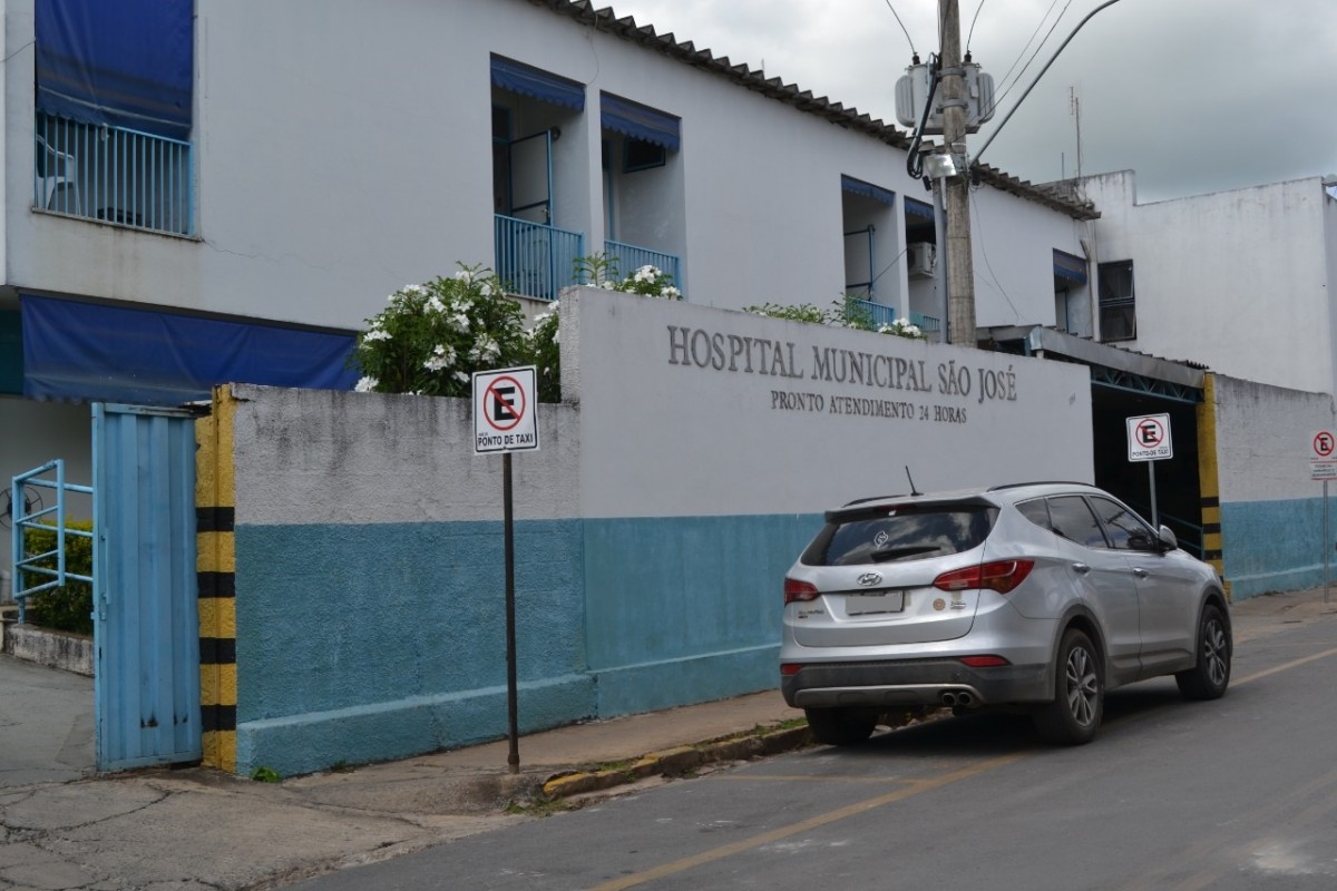 Diretores falam sobre a situação dos leitos, consumo de oxigênio e medicamentos para intubação de pacientes da Covid-19 no hospital São José