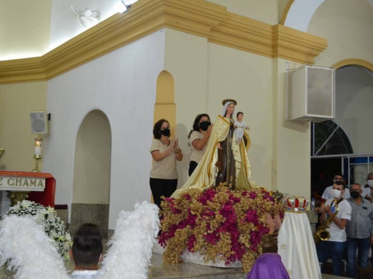 TRADIÇÃO E FÉ: HÁ 27 ANOS, PREFEITURA REPETE GESTO DE HOMENAGEAR NOSSA SENHORA NO MÊS DE MAIO