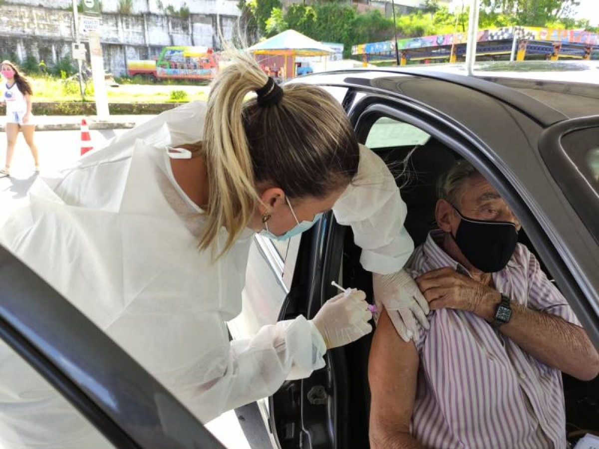 Covid-19: Sexta-feira (18) tem vacinação para pessoas de 59 anos