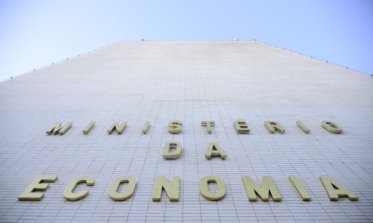 Economia Ministério eleva previsão de crescimento econômico para 5,3% em 2021