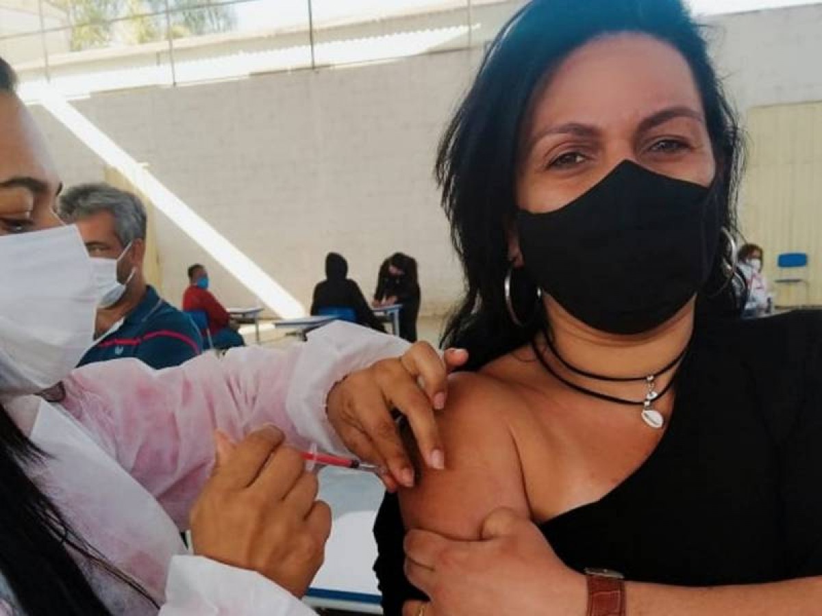 Covid-19: Pessoas de 41 anos serão vacinadas no sábado (24/07); atenção para o local