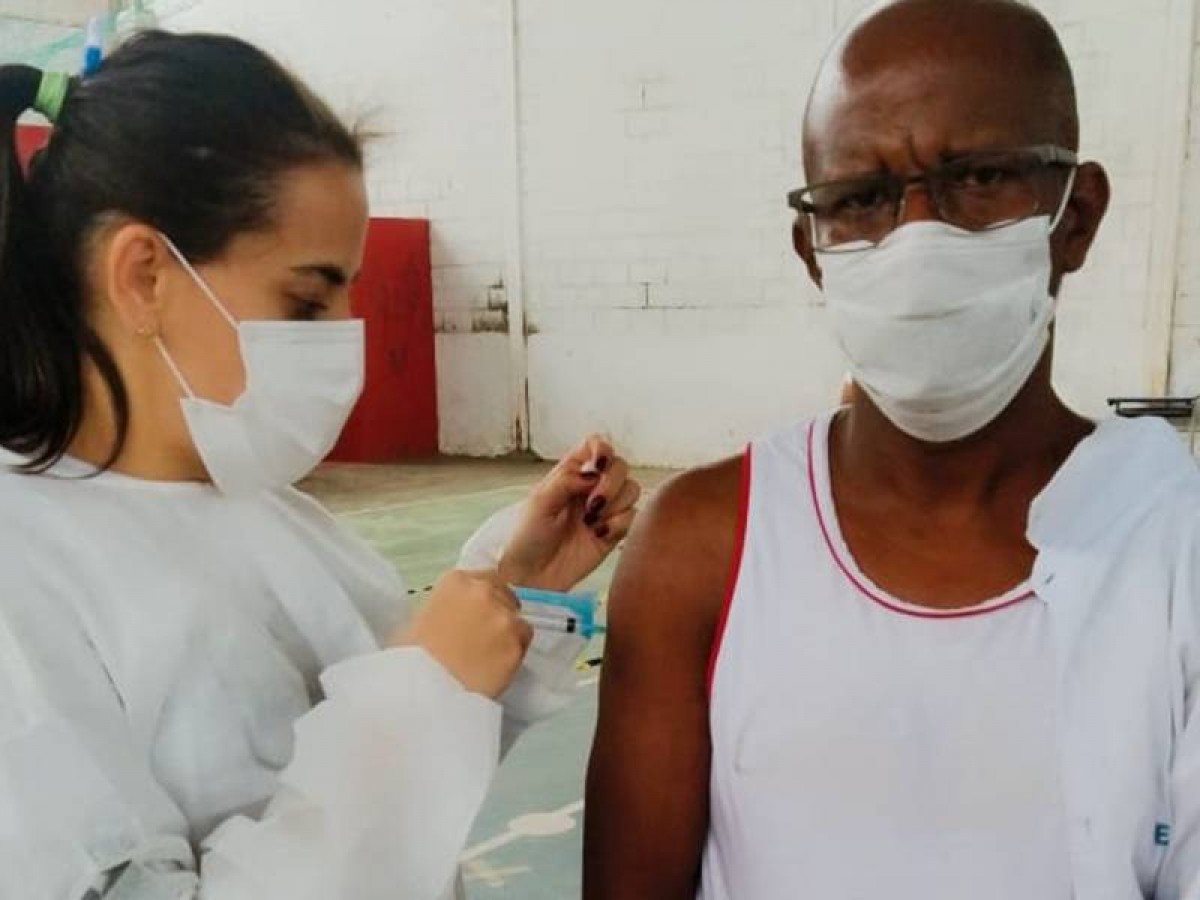 Covid-19: Pessoas de 40 anos serão vacinadas na segunda-feira (26/07); atenção para o local