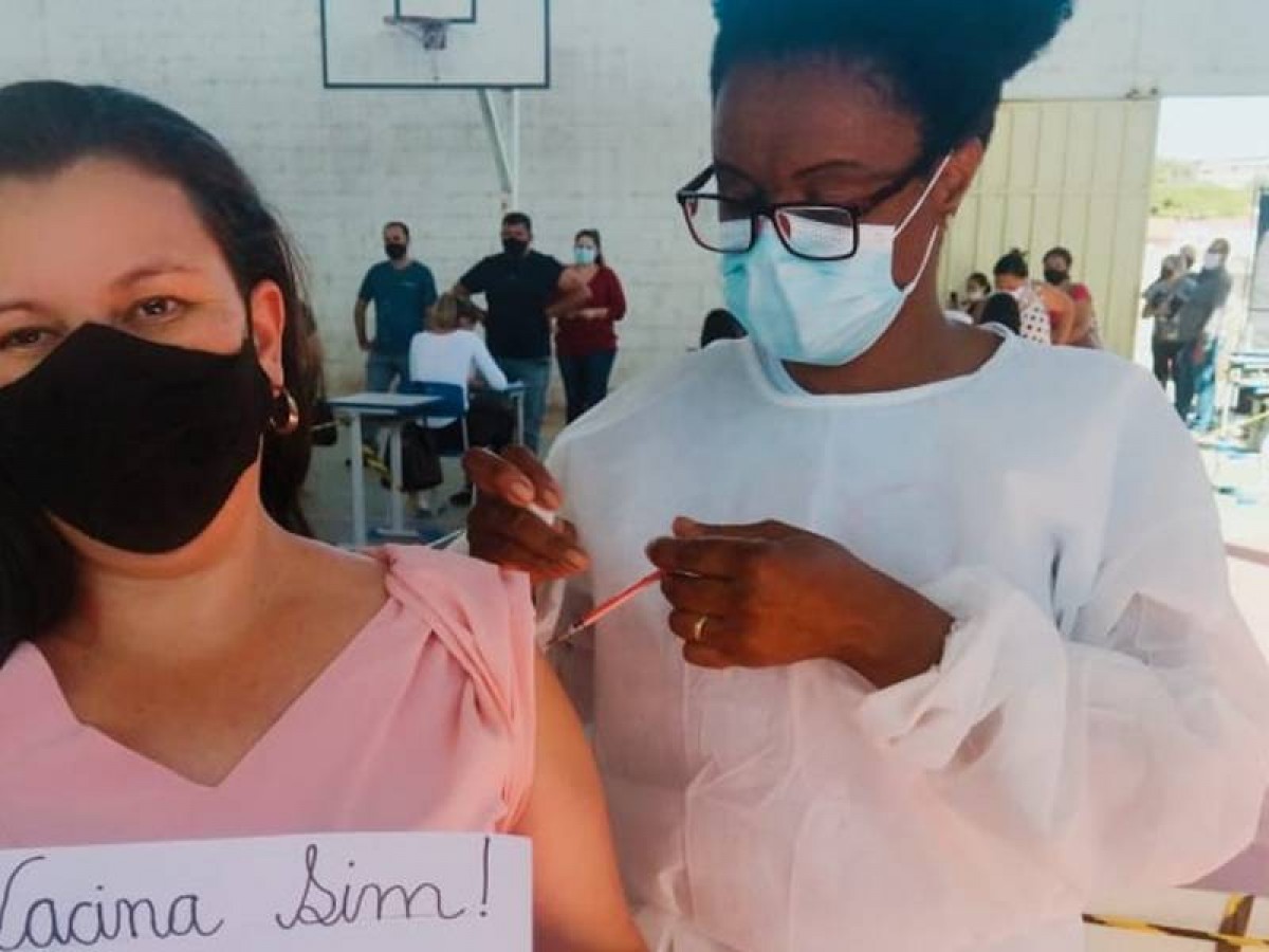 Covid-19: Pessoas de 37 anos serão vacinadas na quinta-feira (05/08); atenção para o local