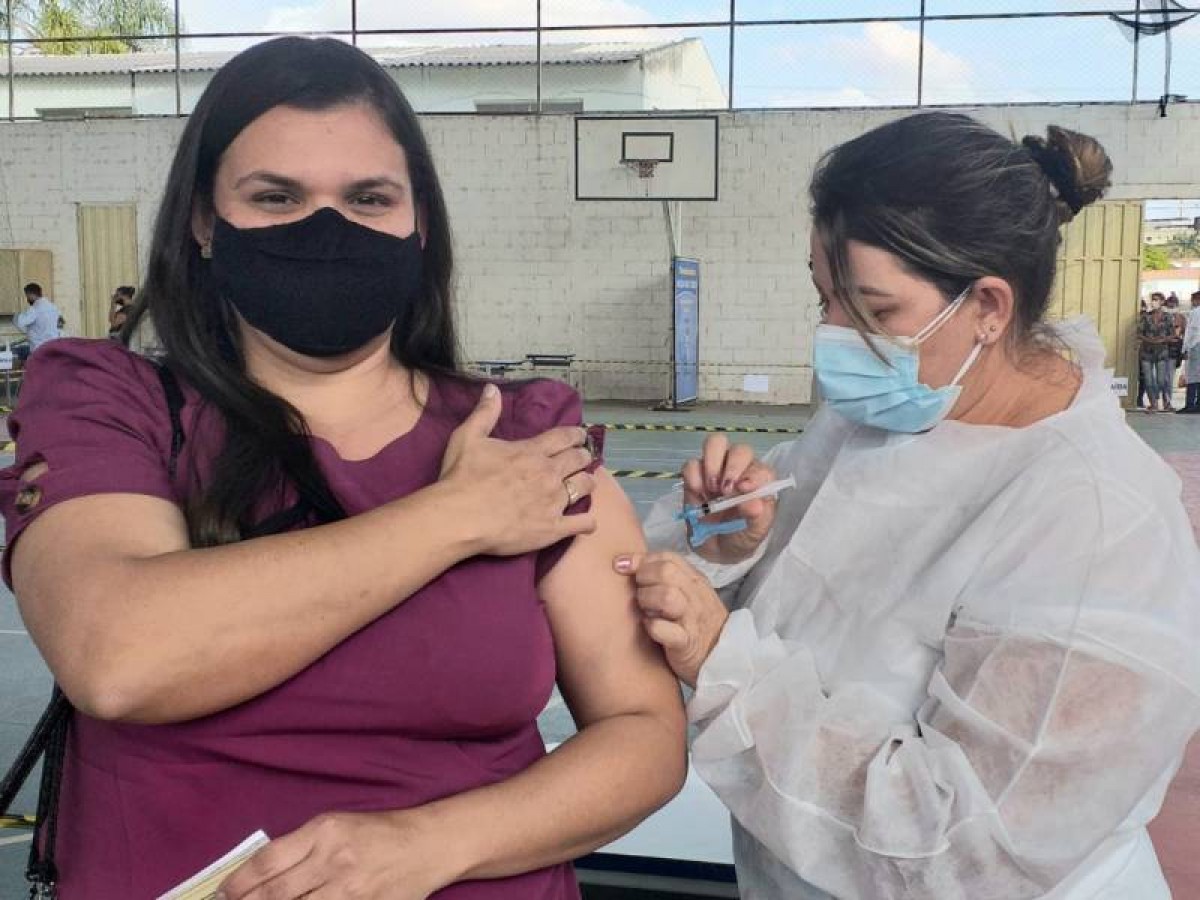 Covid-19: Pessoas de 36 anos serão vacinadas no sábado (07/08); atenção para o local