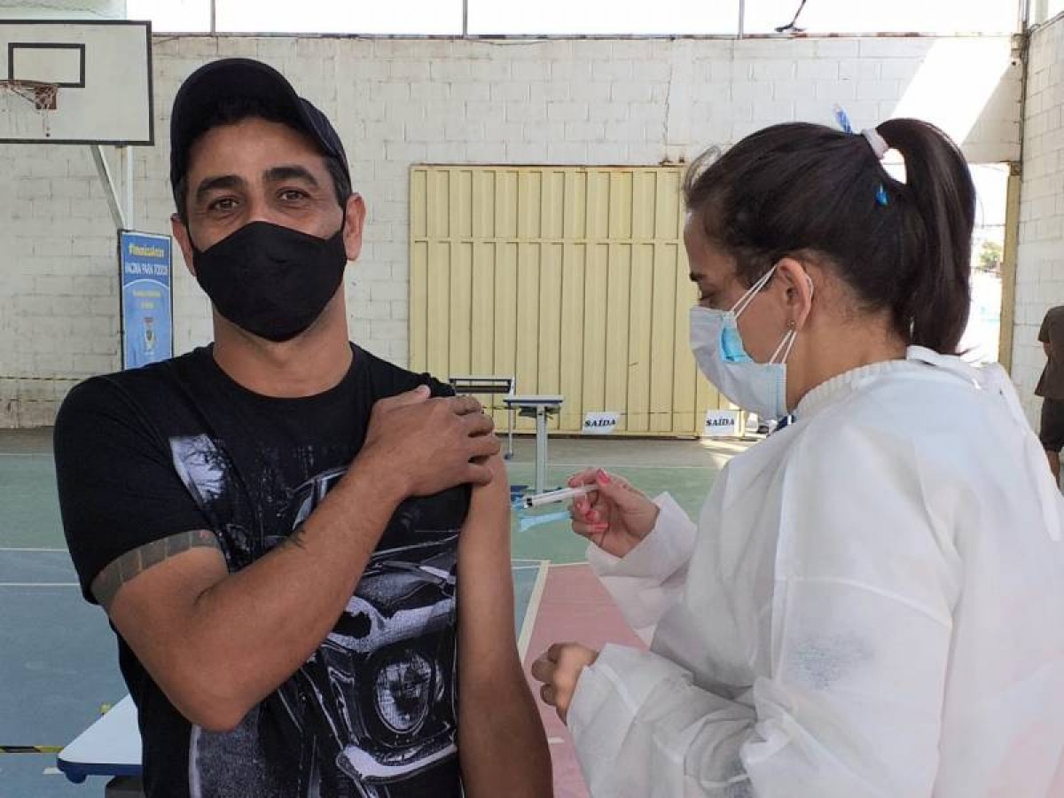 Covid-19: na segunda-feira (16) tem vacinação de pessoas de 30 anos; atenção para os horários de início