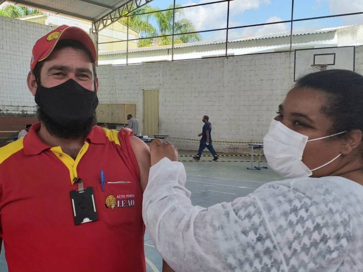 Covid-19: na sexta-feira (20) tem vacinação de pessoas de 24 anos; atenção para os horários de início