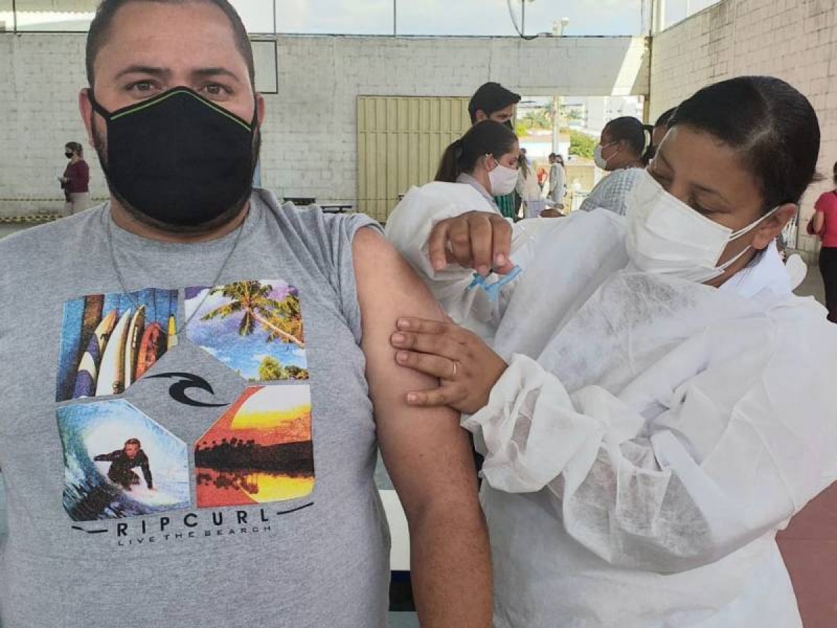 Covid-19: no sábado (21) tem vacinação de pessoas de 23 anos; atenção para os horários de início