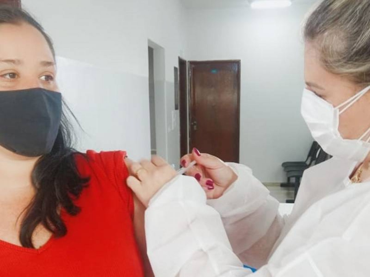 Covid-19: nesta quarta (25) tem vacinação de pessoas de 21 anos; atenção para os horários de início