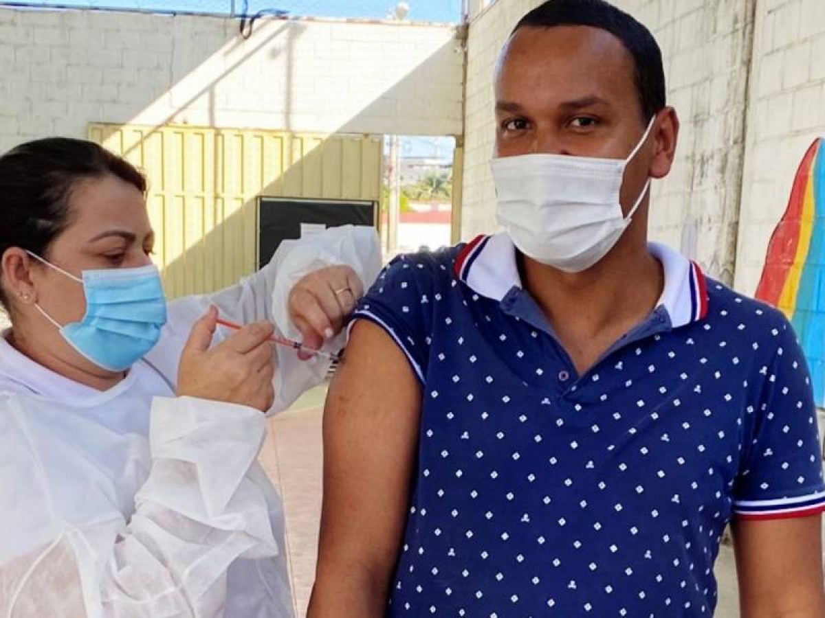Covid-19: na quinta (26) tem vacinação de pessoas de 20 anos; atenção para os horários de início