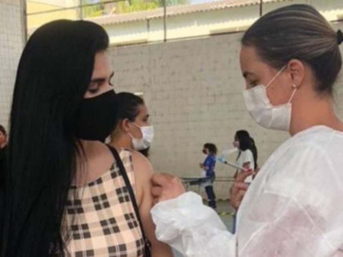 Covid-19: Na segunda (13/09) tem vacinação de 2ª dose da CoronaVac para mulheres que receberam a 1ª imunização até o dia 18 de agosto; atenção para o horário