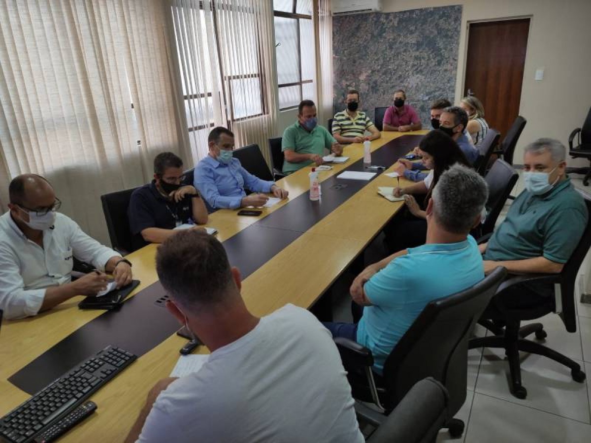Prefeitura discute junto com empresários questões que podem melhorar o trânsito na BR 354