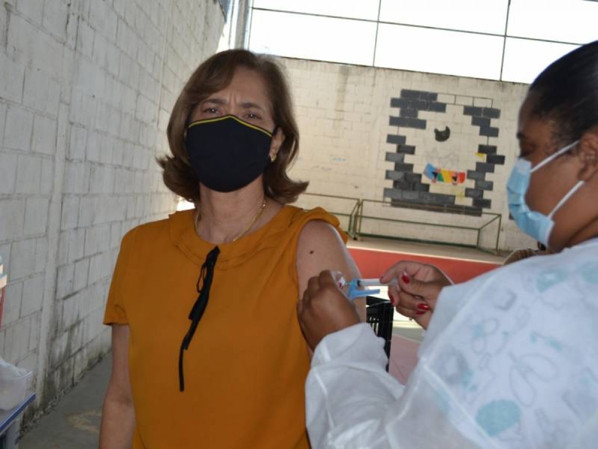 Covid-19: na quinta (14) tem vacinação de 2ª dose da AstraZeneca para pessoas de 51 anos que receberam a 1ª imunização até o dia 08 de julho