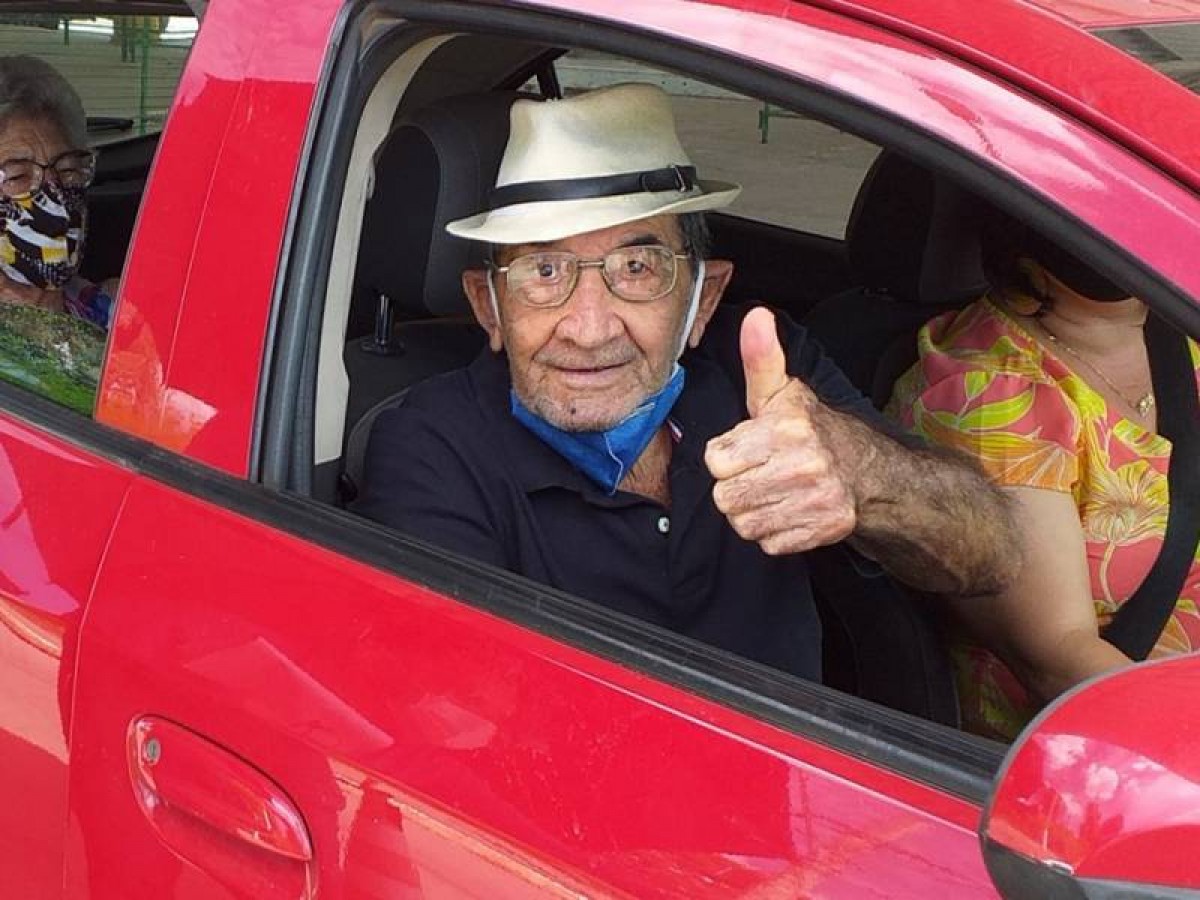 Arcos/MG: idosos de 74 e 75 anos receberão 3ª dose da vacina contra a Covid-19 no sábado (30/10); atenção para o horário e local