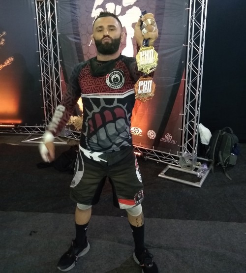 Atleta Léo Boyka conquista medalha de ouro e bronze no Pan Americano de Jiu Jitsu em São Paulo