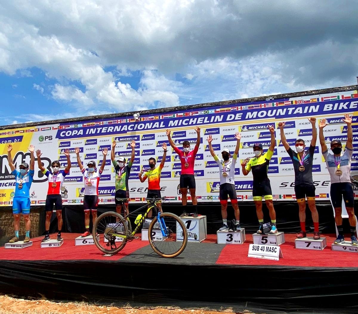 Arcoense Marcus Vinícius é Campeão da etapa da Copa Internacional de Mountain Bike