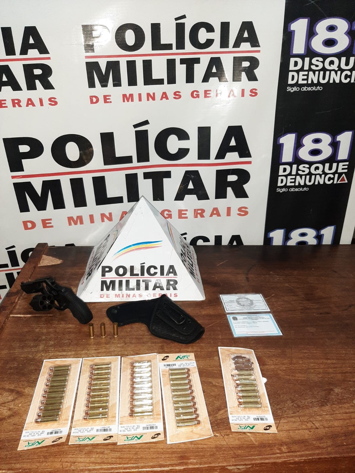 Homem é preso pela PM por tentativa de homicídio. Arma usada no crime foi apreendida