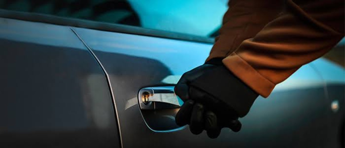 Homem invade casa e furta carro enquanto o proprietário dormia e é preso logo depois em Arcos