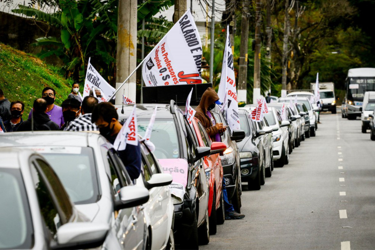 Professores da rede municipal de Arcos farão manifestação para reivindicar pagamento do piso salarial