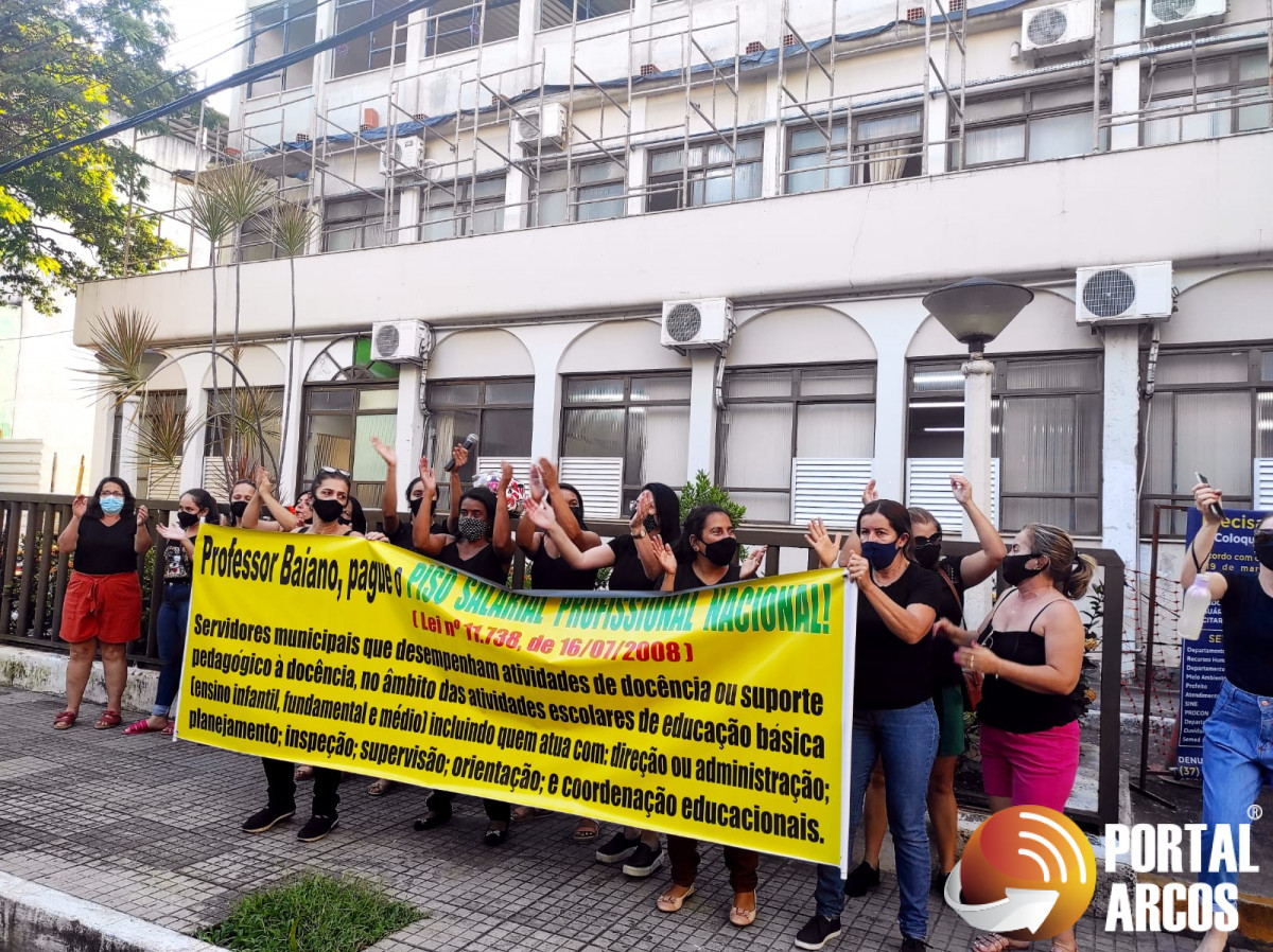 Professores conseguem fechar acordo com o Governo Municipal para o pagamento do piso salarial