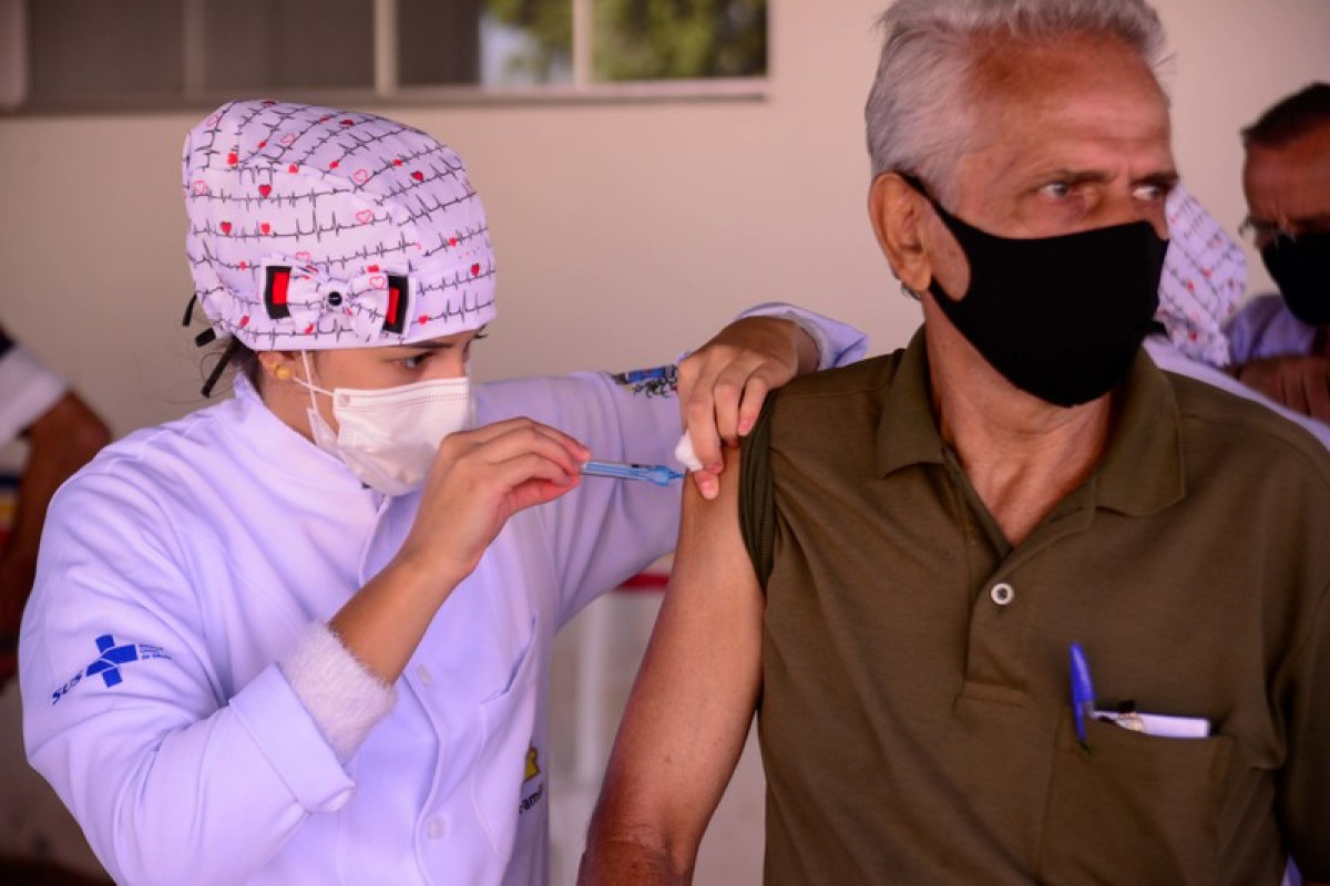 Minas Gerais inicia vacinação de 4ª dose em idosos