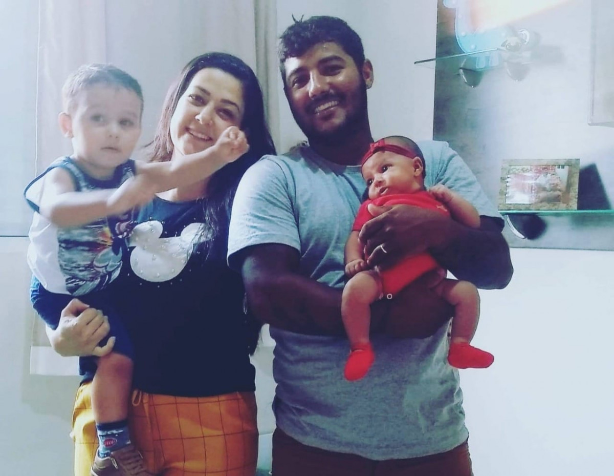 Dia das mães: conheça a história de Bruna Abreu, que é mãe biológica e adotiva