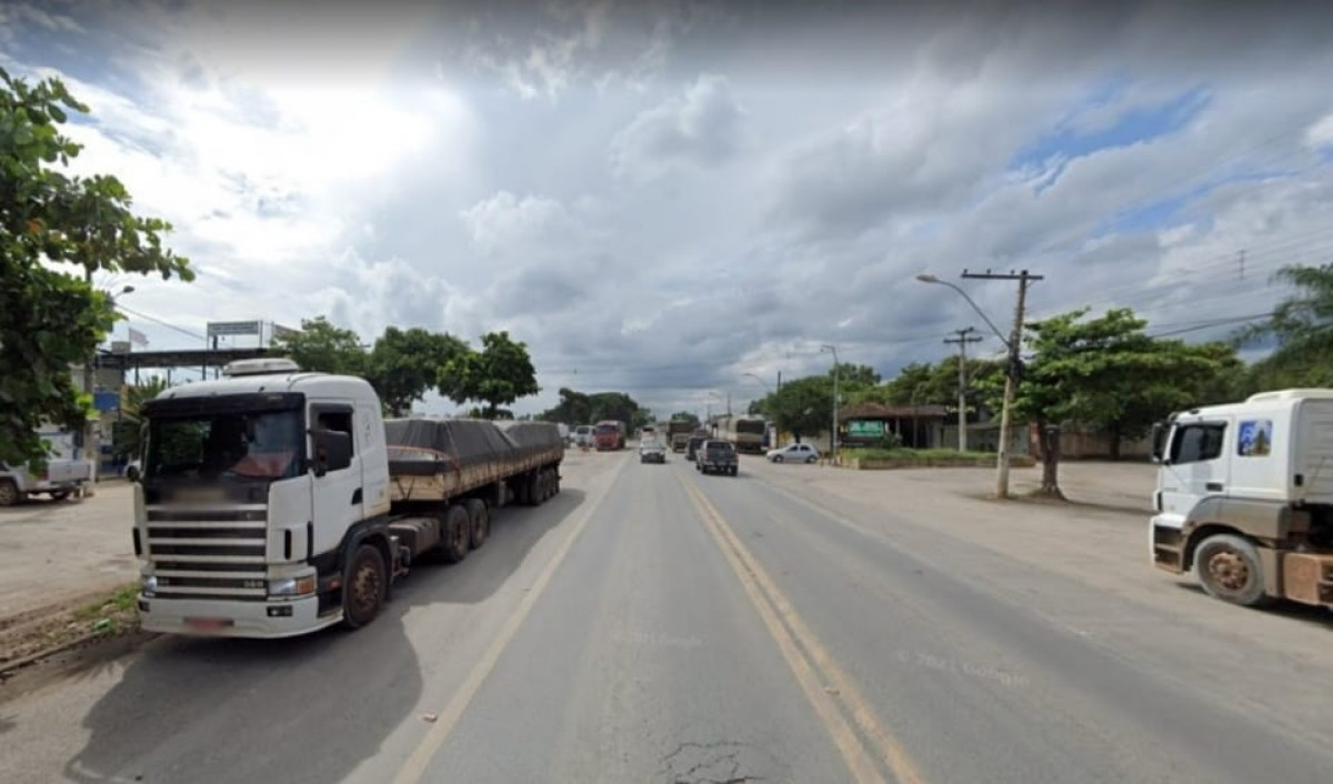 Secretário de obras Daniel Mendonça dá detalhes sobre a construção da passarela no bairro Calcita