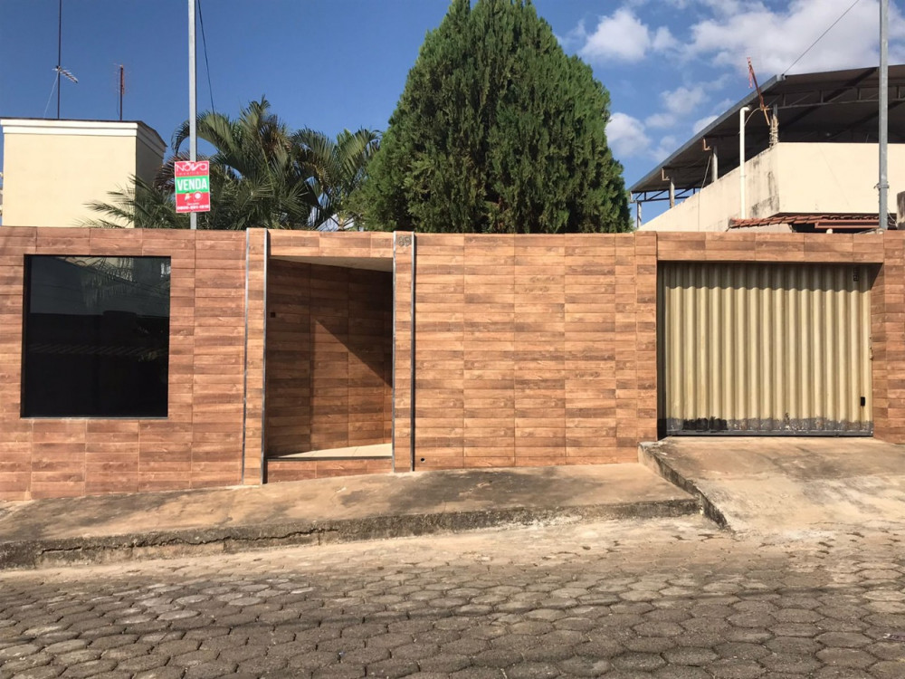 Casa com 3 quartos sendo 1 suíte à venda em Arcos, imóvel com área gourmet com churrasqueira e ducha