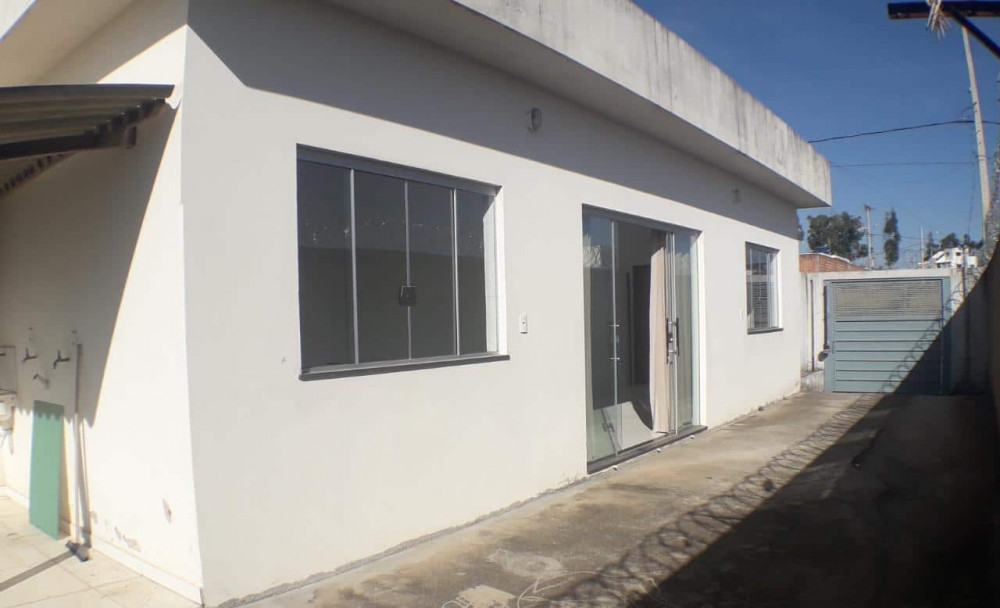 Imóvel bem localizado no Bairro Castelo I, imóvel com 3 quartos, 1 sendo suíte