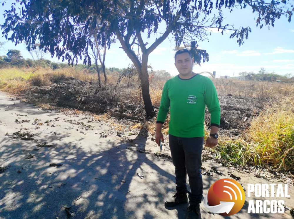 Morador do bairro Floresta fala sobre as queimadas na região e da falta de notificação dos terrenos sujos