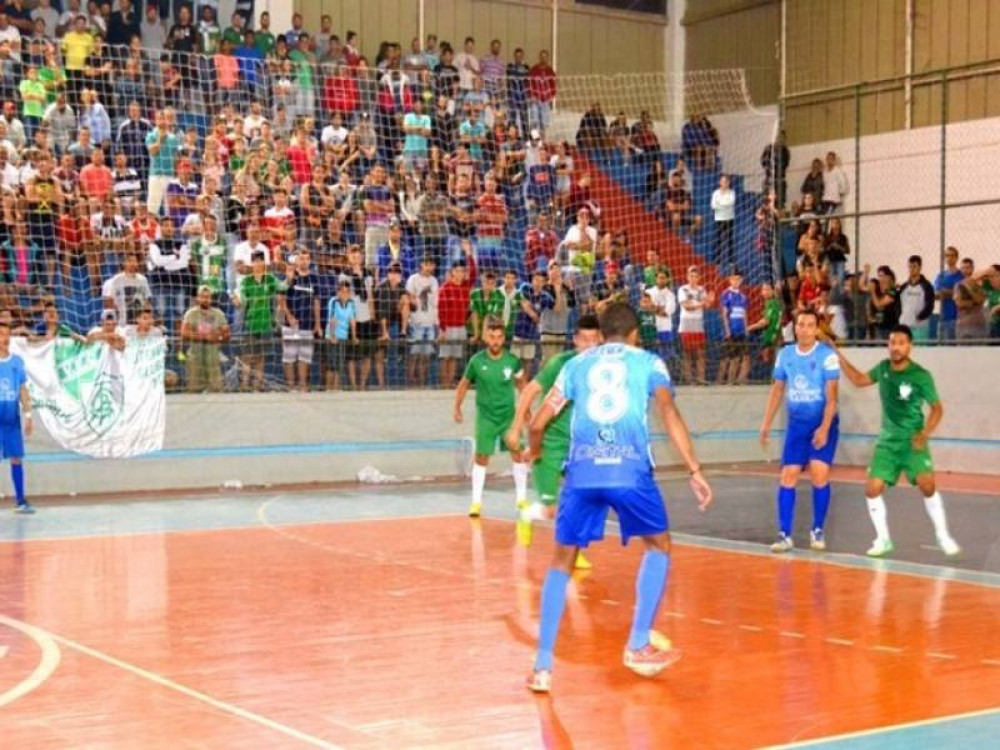 Semifinal do campeonato de futsal de bairro acontece nesta terça (30)