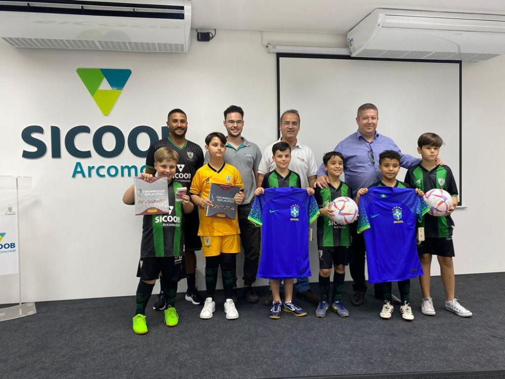 Sicoob Arcomcredi entrega prêmios do 2º Concurso de Redação e Desenho