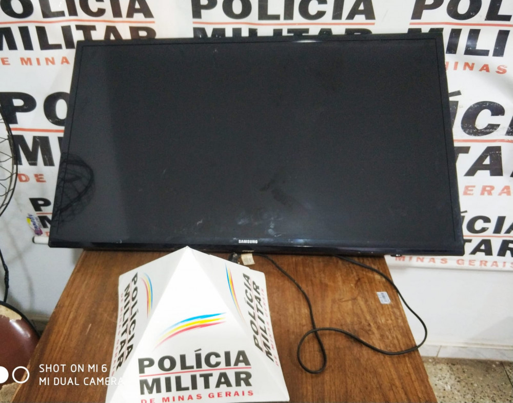 Polícia Militar prende mulher responsável por dezenas de furtos em Arcos