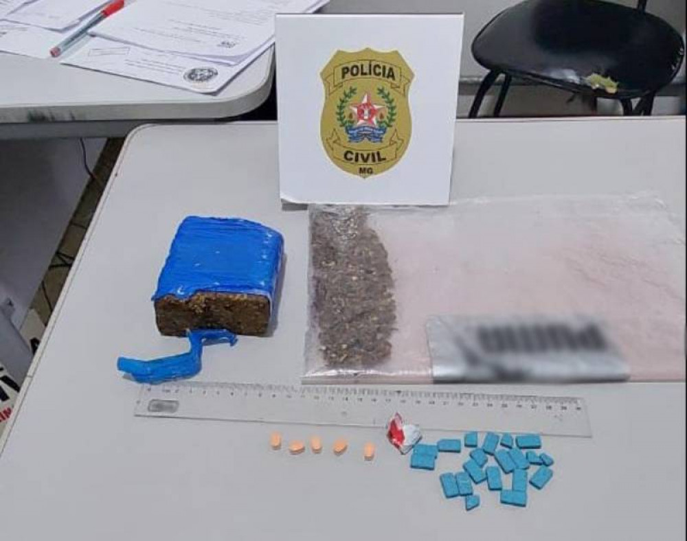 Polícia Civil em Arcos prende suspeito de vender drogas em loja de roupas
