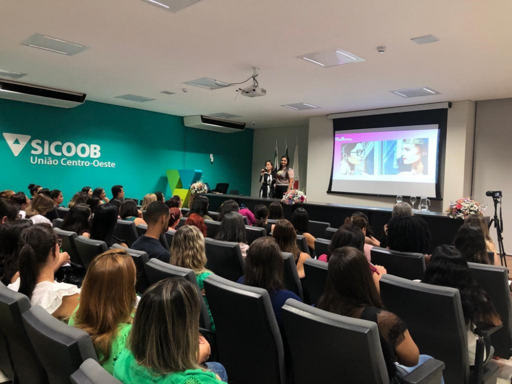 Sicoob União Centro Oeste realiza encontro de mulheres, no mês de março