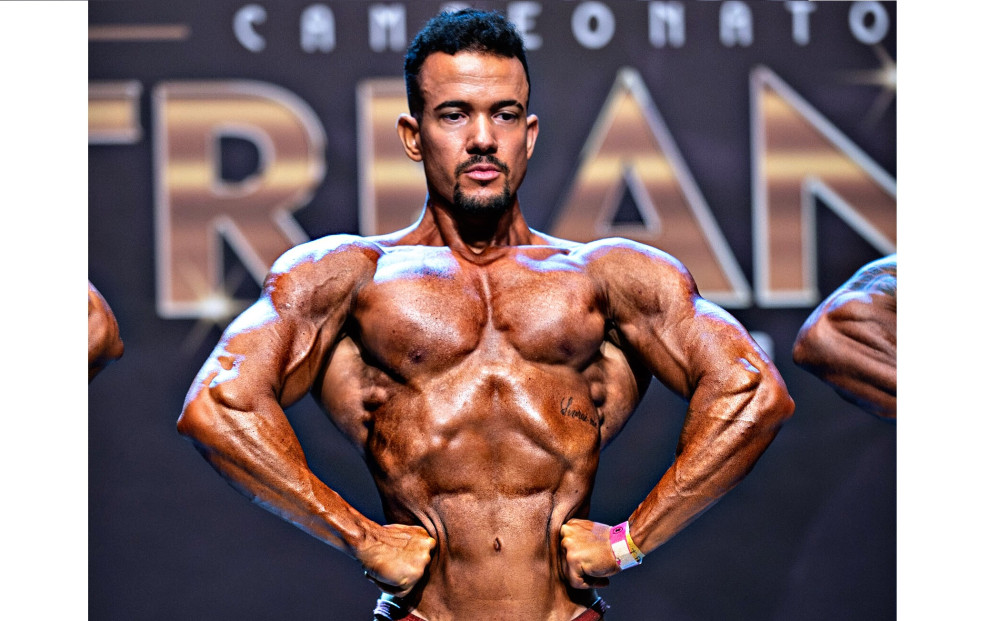 Atleta Luís Fernando fica entre os três primeiros colocados em competição de fisiculturismo