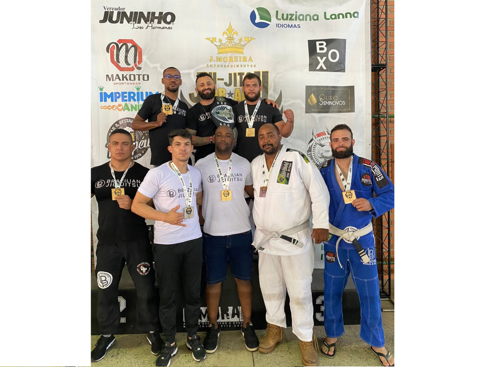 Atletas de Jiu-jitsu conquistam medalhas para Arcos no campeonato For All